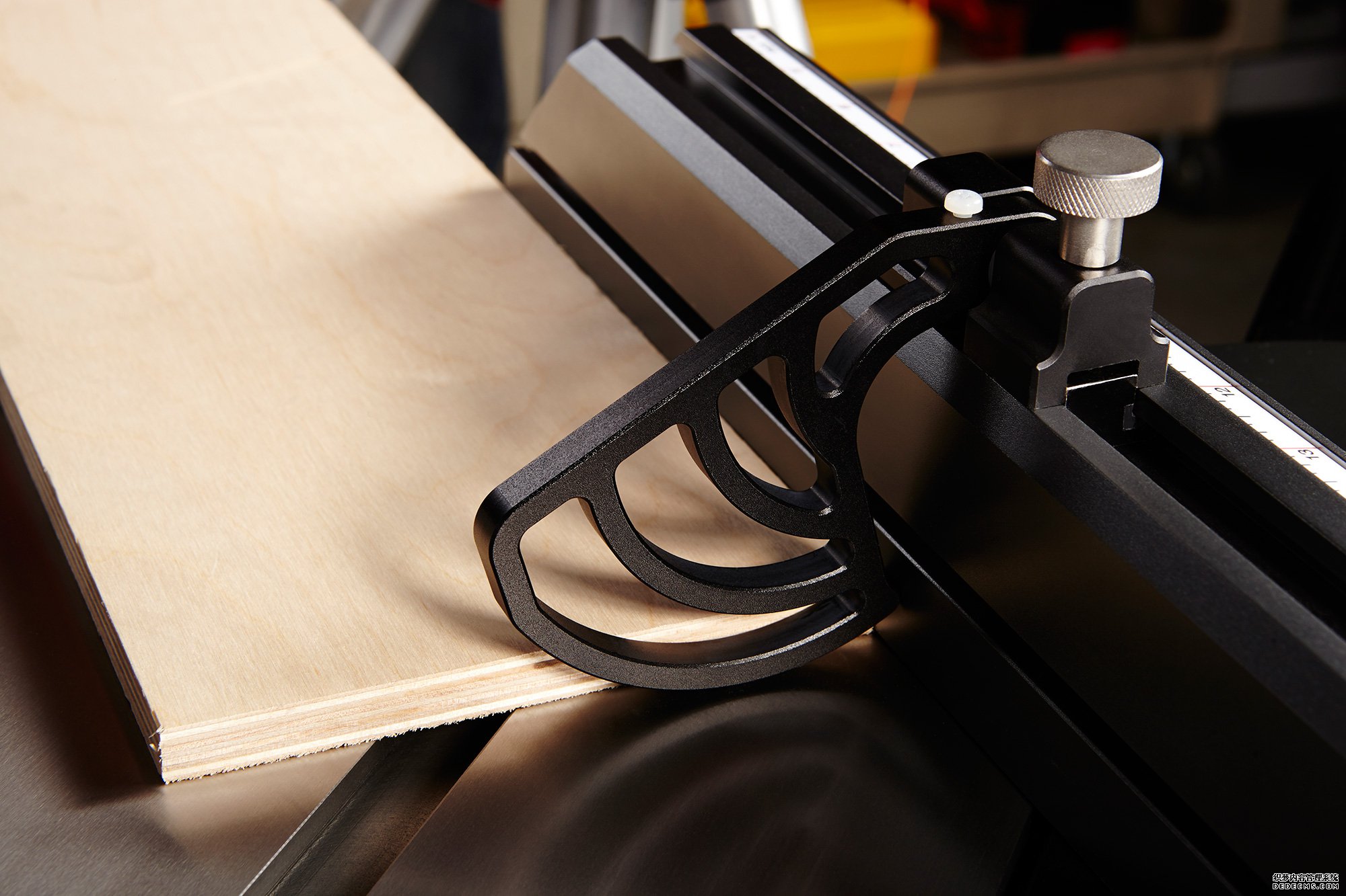 Sliding Crosscut Table