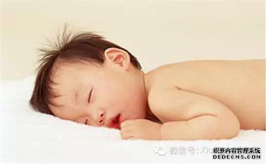 母乳喂养小常识之宝宝的各种大便