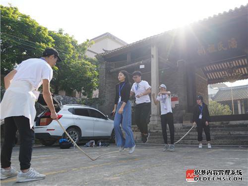 “行走蓬江”定向越野挑战赛激情上演,820名选手潮连“网页游戏私服”