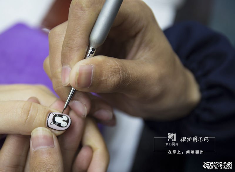 绽放在指尖的梦想