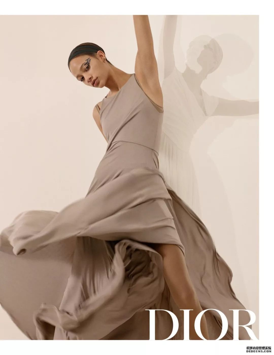 镜头下曼妙舞动的身姿:Dior 释出2019春夏服装系列广告