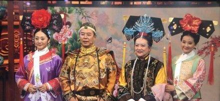 《还珠》再现回忆杀!晴儿见老佛爷泪奔下跪,皇阿玛令妃也来了!