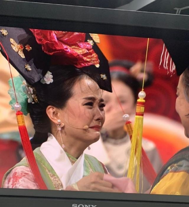 《还珠》再现回忆杀!晴儿见老佛爷泪奔下跪,皇阿玛令妃也来了!