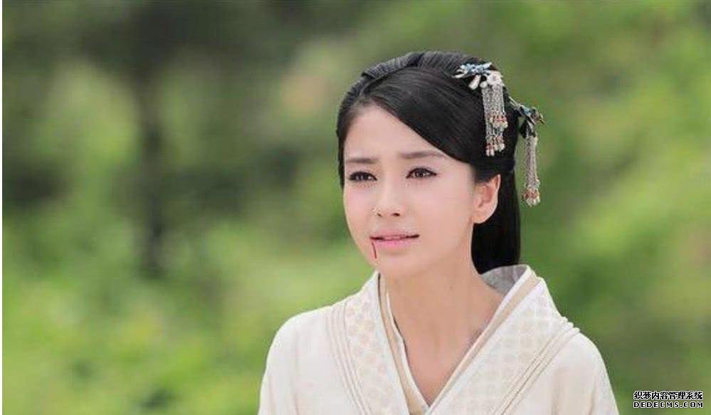 杨紫哭戏引发共鸣,而她哭戏满屏无奈,BT页游,网友:安静当花瓶不好吗
