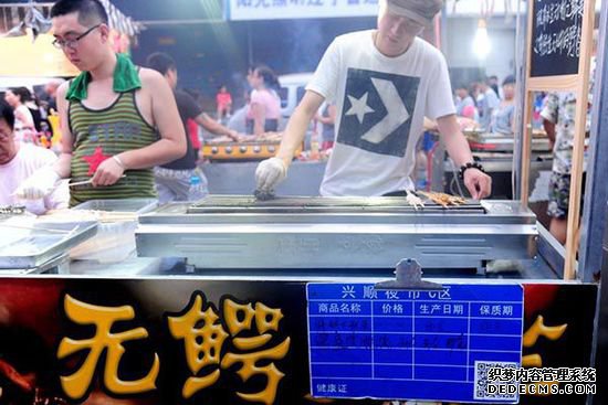鳄鱼肉好吃吗?沈阳夜市惊现鳄鱼烤串,一晚能卖4000元