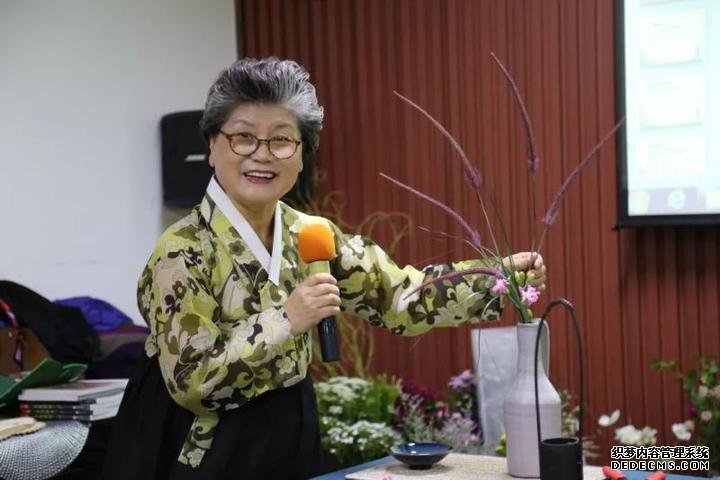 以茗会宾朋 茶都展魅力 杭州以茶为媒激发文化共鸣