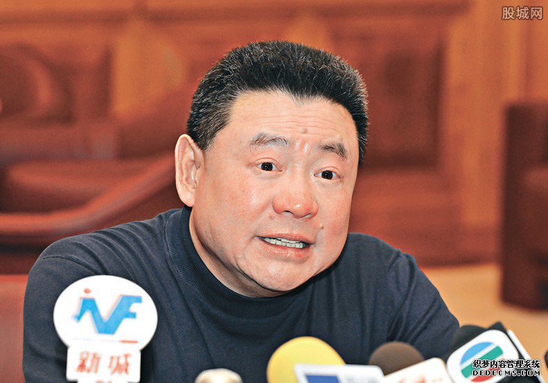 刘銮雄跑路是遭何鸿燊抨击?甘比否定刘銮雄逃亡海外
