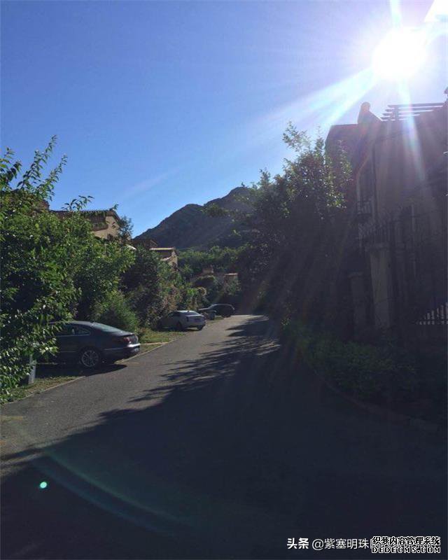 天津盘山盘龙谷漫山红树山体别墅