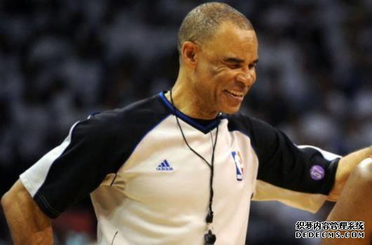 NBA:官方“出手”了,专门为勇士改判,可怜火箭只能干瞪眼!