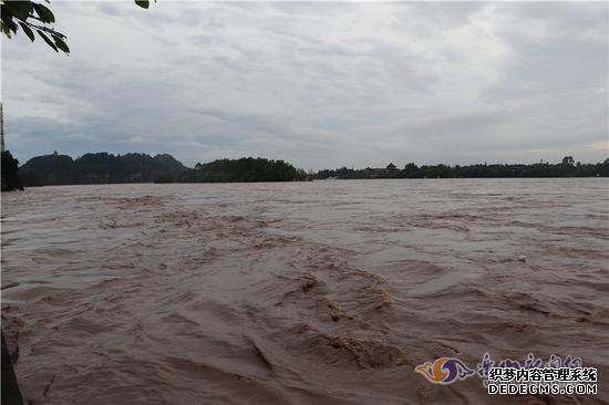 乐山遭遇入汛以来最大一次降雨 紧急转移2062人