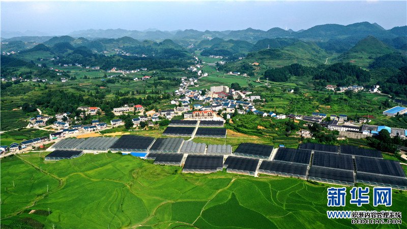 航拍贵州花茂村：“农旅文一体化”打造美丽新农村