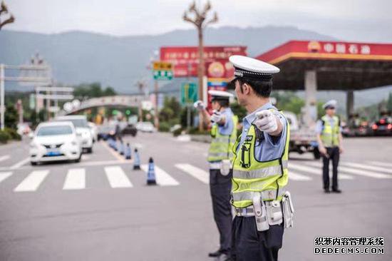 中秋在雅安咋走不堵BT页游sf 快收下交警蜀黍送上的避堵宝典