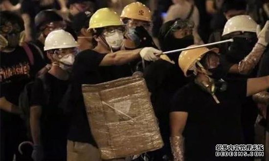 中央下达港独通缉令，这26个人插翅难飞！